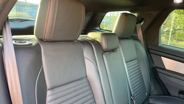 Land Rover Discovery Sport 2.0 D200 Dynamic SE 5dr Auto [5 Seat] Diesel Station Wagon